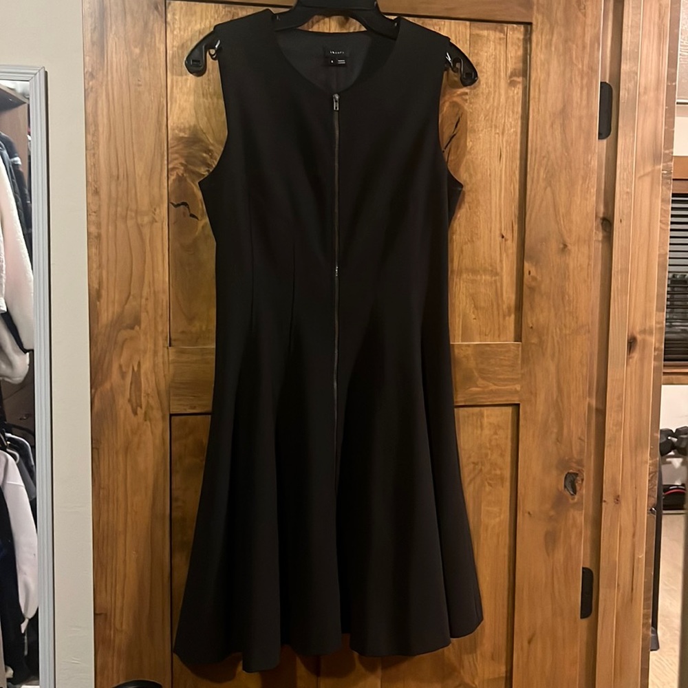Theory black zipper front Bonbi fit & flare dress, accents waist beautifully